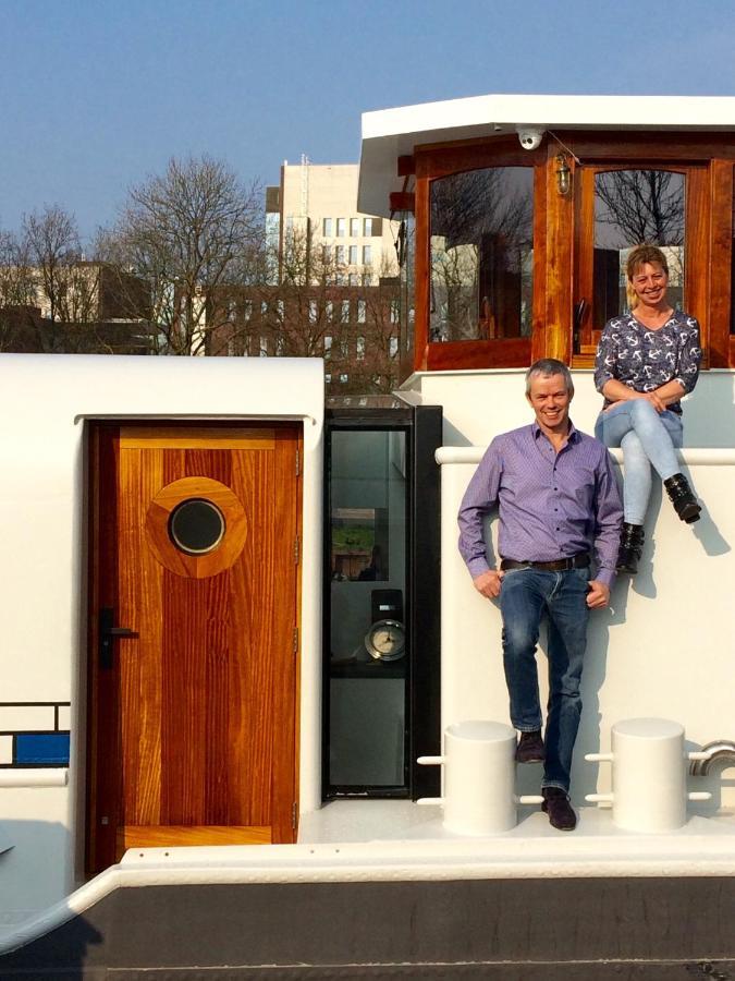 B&B Woonschip Robbedoes 阿默斯福特 外观 照片