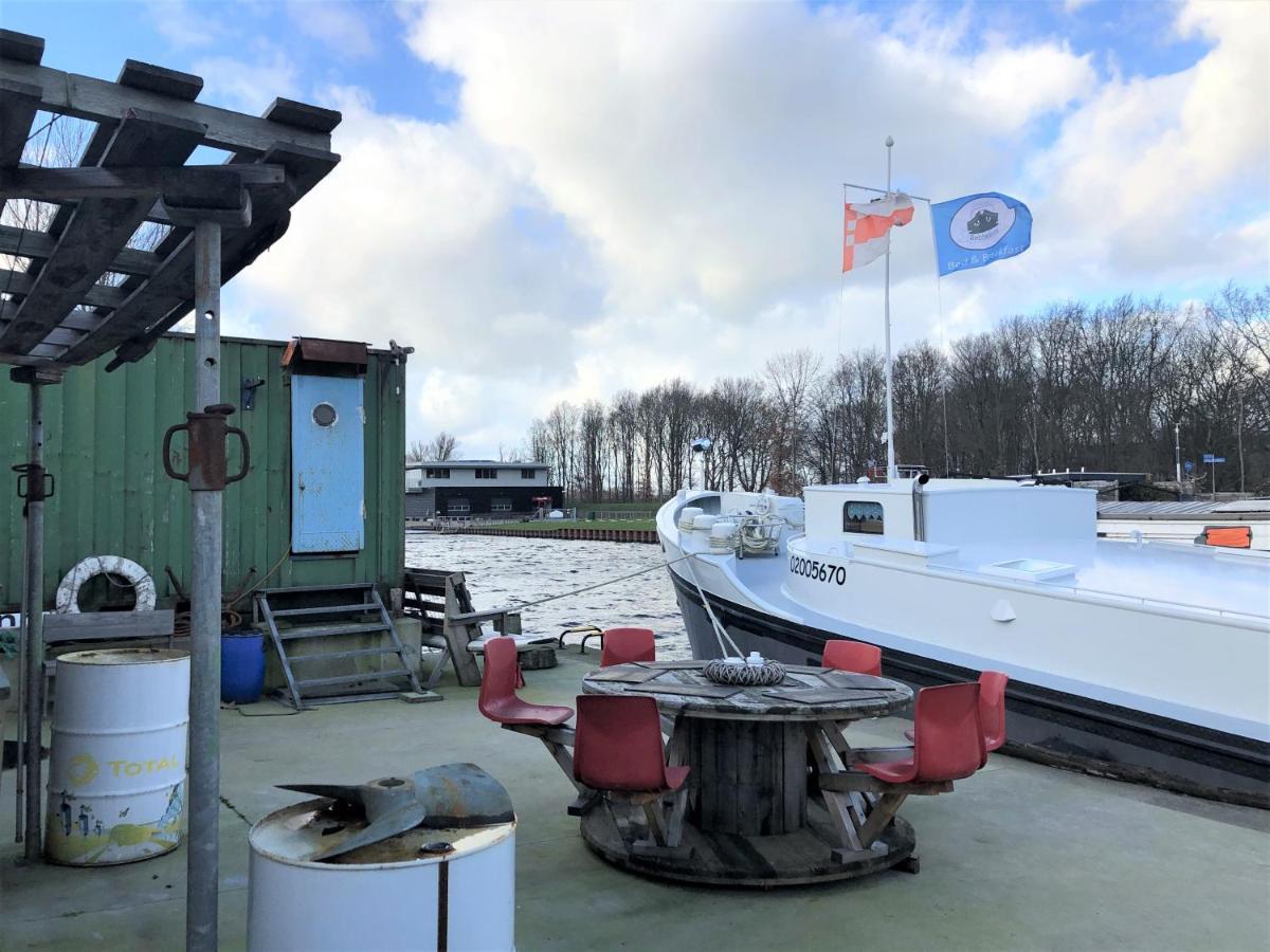 B&B Woonschip Robbedoes 阿默斯福特 外观 照片